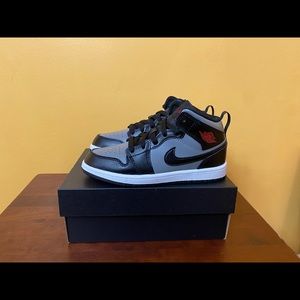 Air Jordan 1 Mid ‘Shadow Red’, Size 1Y